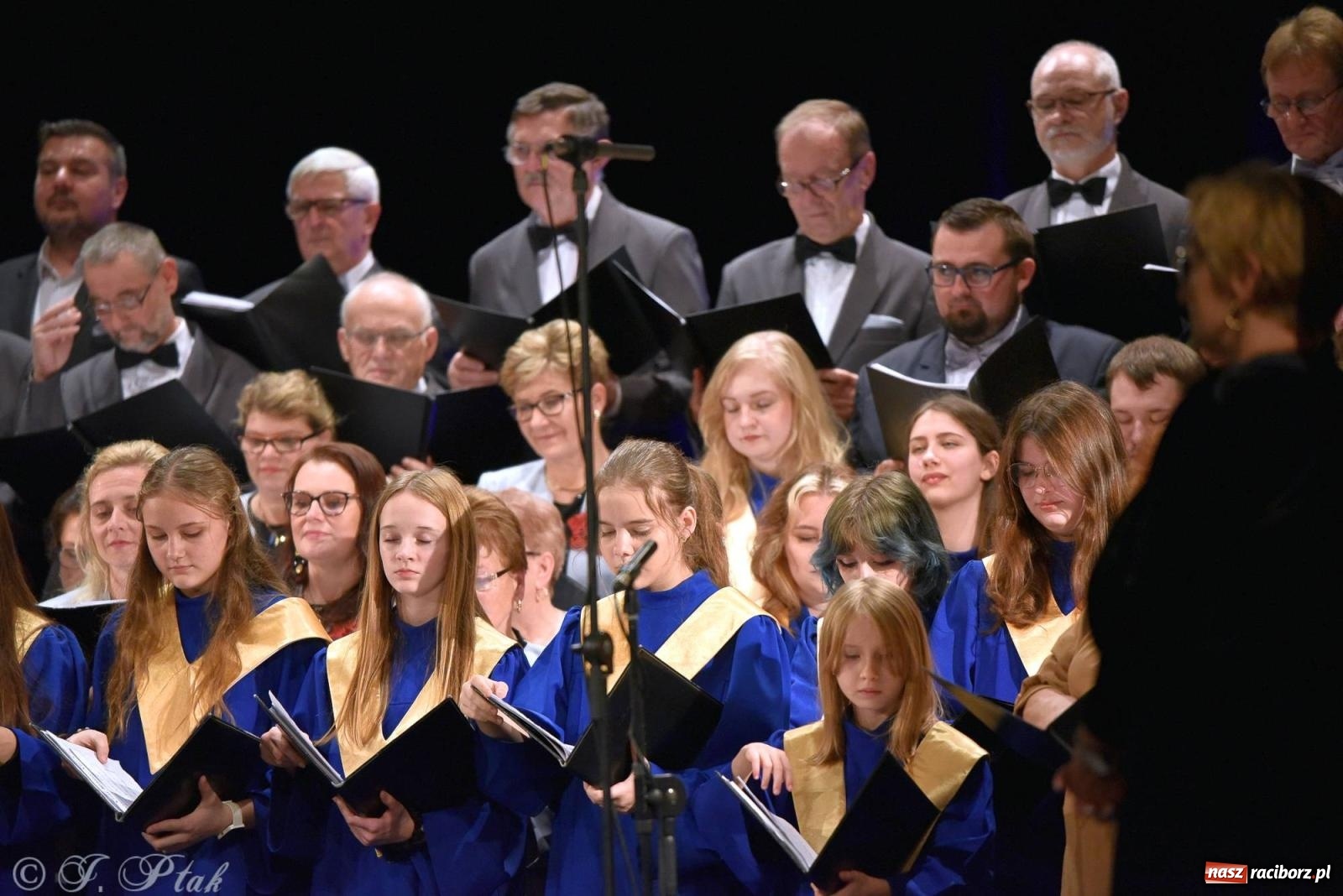 Zdjęcie w galerii na portalu naszraciborz.pl: Co nam w duszy gra. Koncert muzyki chóralnej w Strzesze wiadomości z regionu