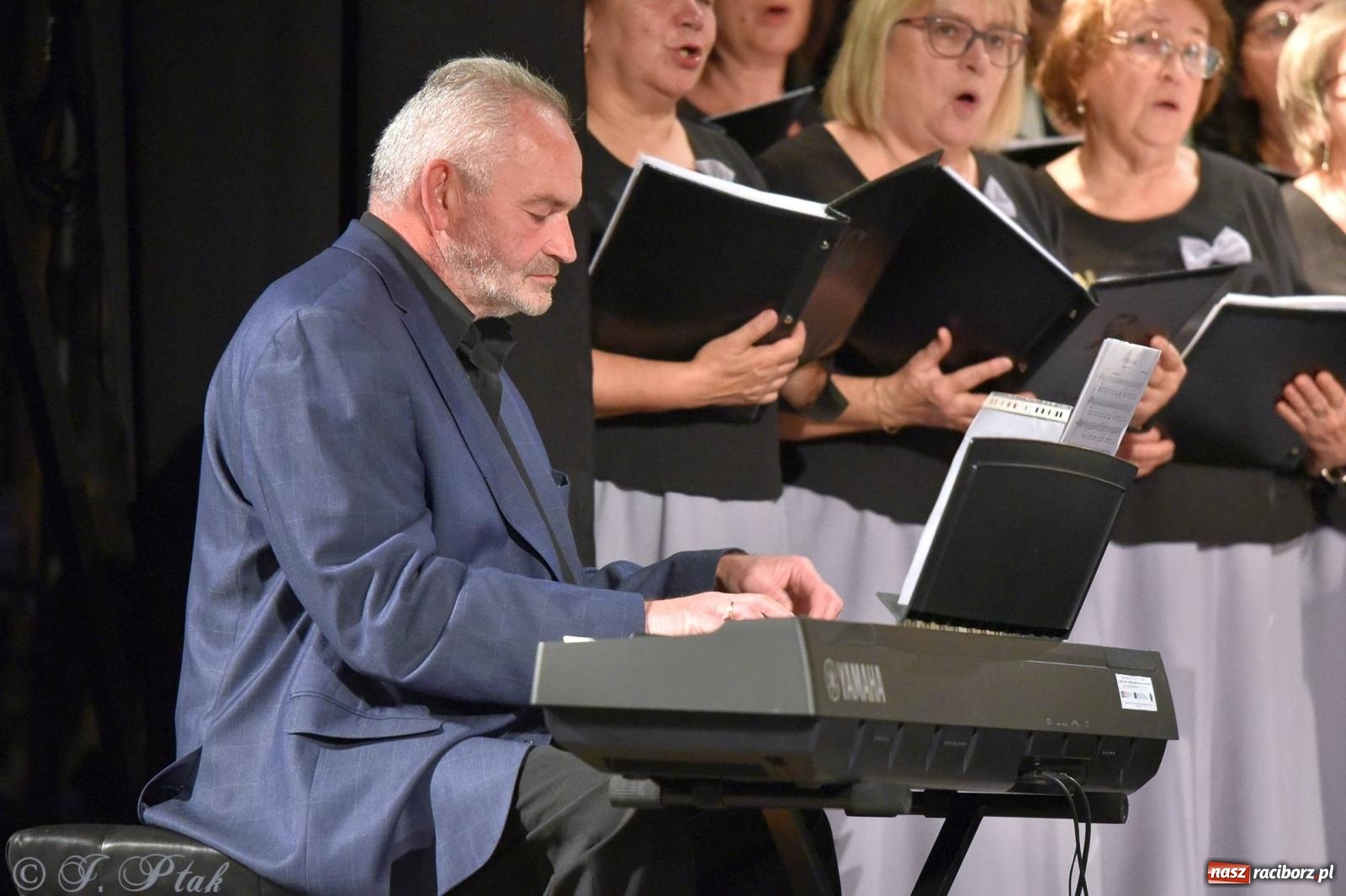 Zdjęcie w galerii na portalu naszraciborz.pl: Co nam w duszy gra. Koncert muzyki chóralnej w Strzesze wiadomości z regionu