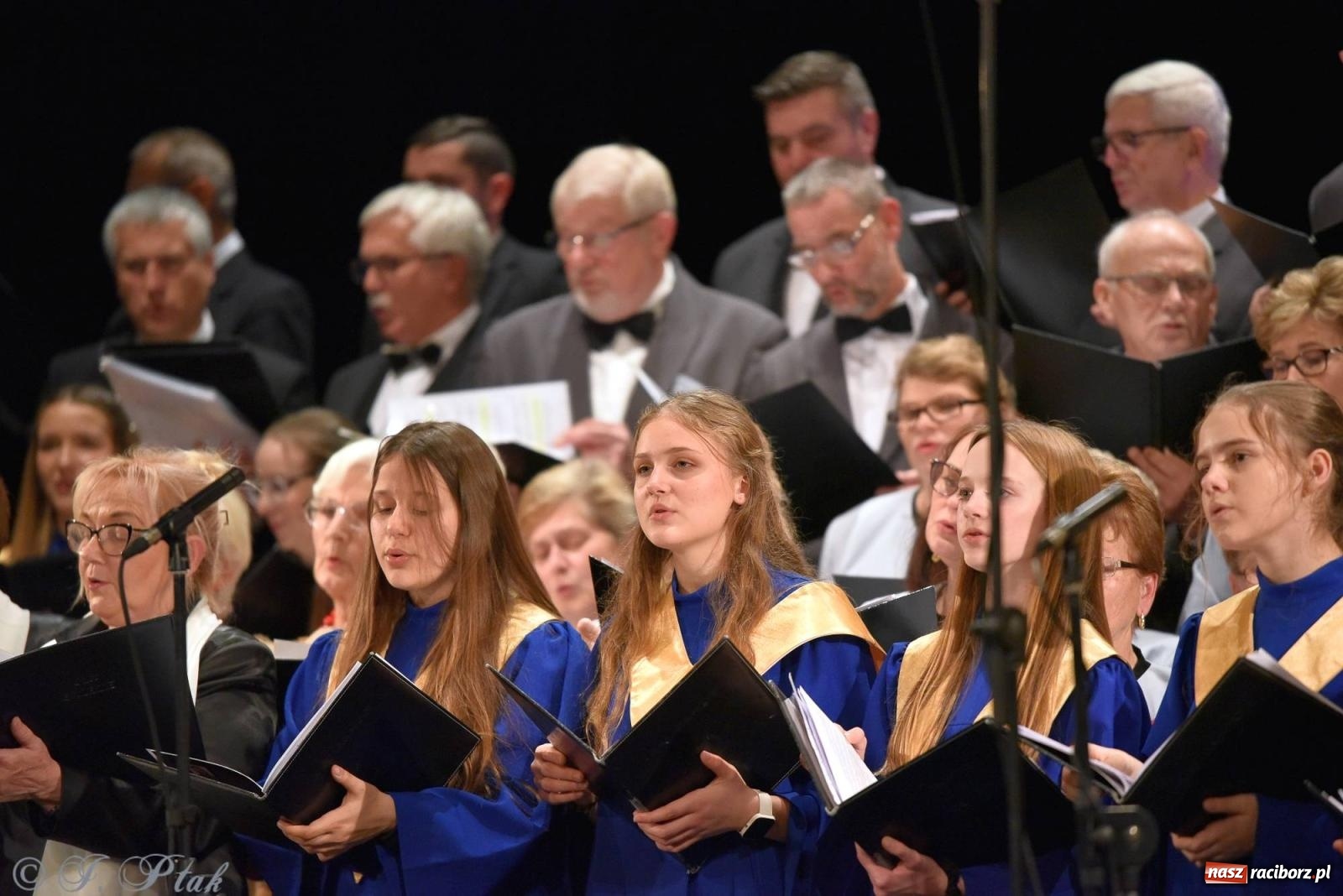 Zdjęcie w galerii na portalu naszraciborz.pl: Co nam w duszy gra. Koncert muzyki chóralnej w Strzesze wiadomości z regionu
