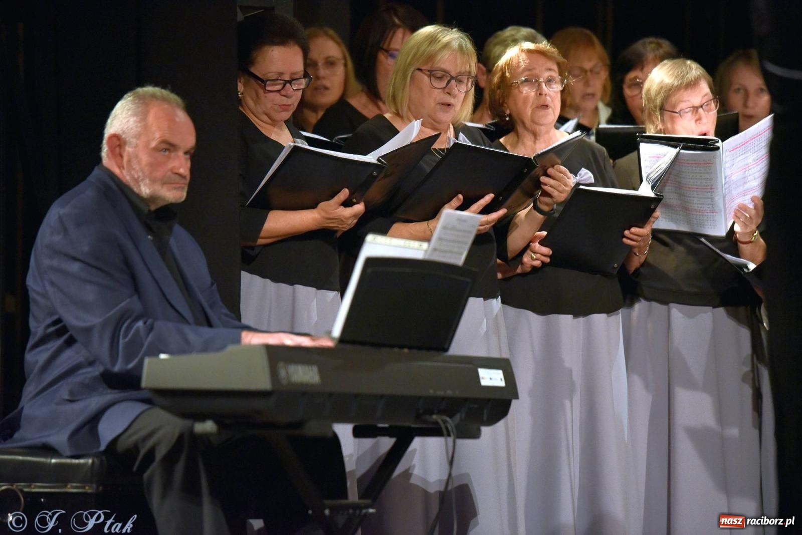Zdjęcie w galerii na portalu naszraciborz.pl: Co nam w duszy gra. Koncert muzyki chóralnej w Strzesze wiadomości z regionu