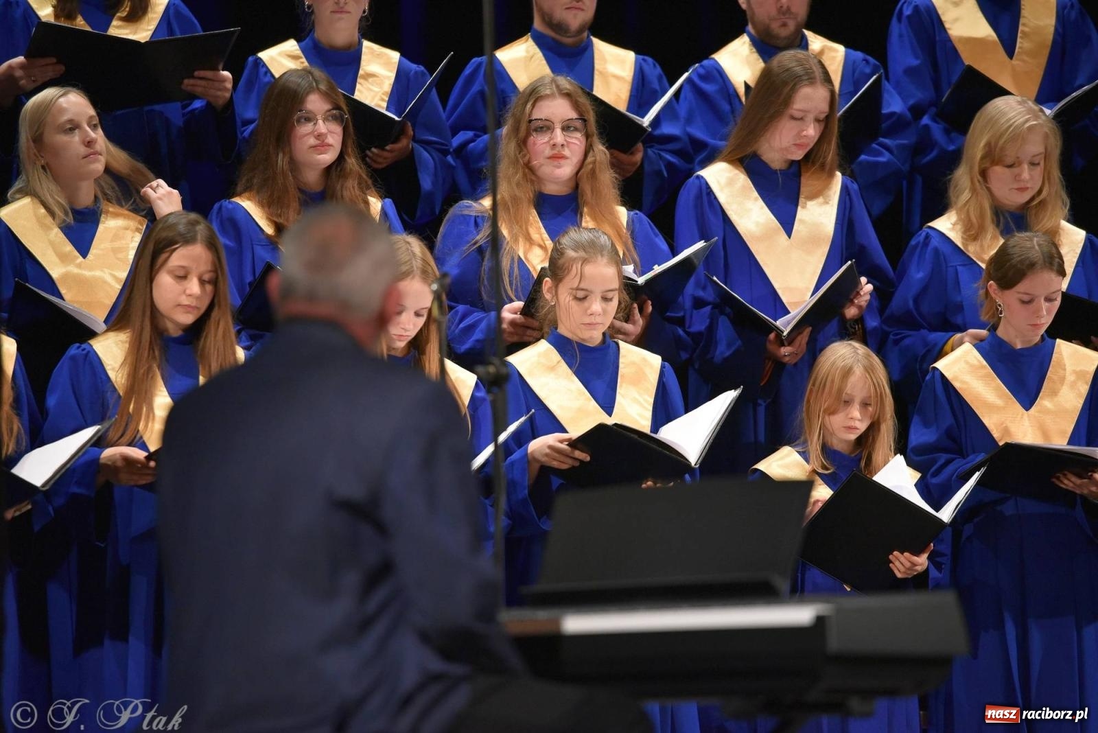 Zdjęcie w galerii na portalu naszraciborz.pl: Co nam w duszy gra. Koncert muzyki chóralnej w Strzesze wiadomości z regionu