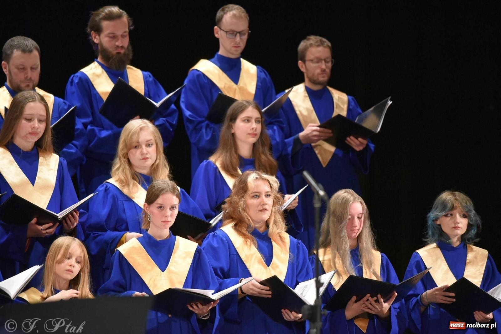 Zdjęcie w galerii na portalu naszraciborz.pl: Co nam w duszy gra. Koncert muzyki chóralnej w Strzesze wiadomości z regionu