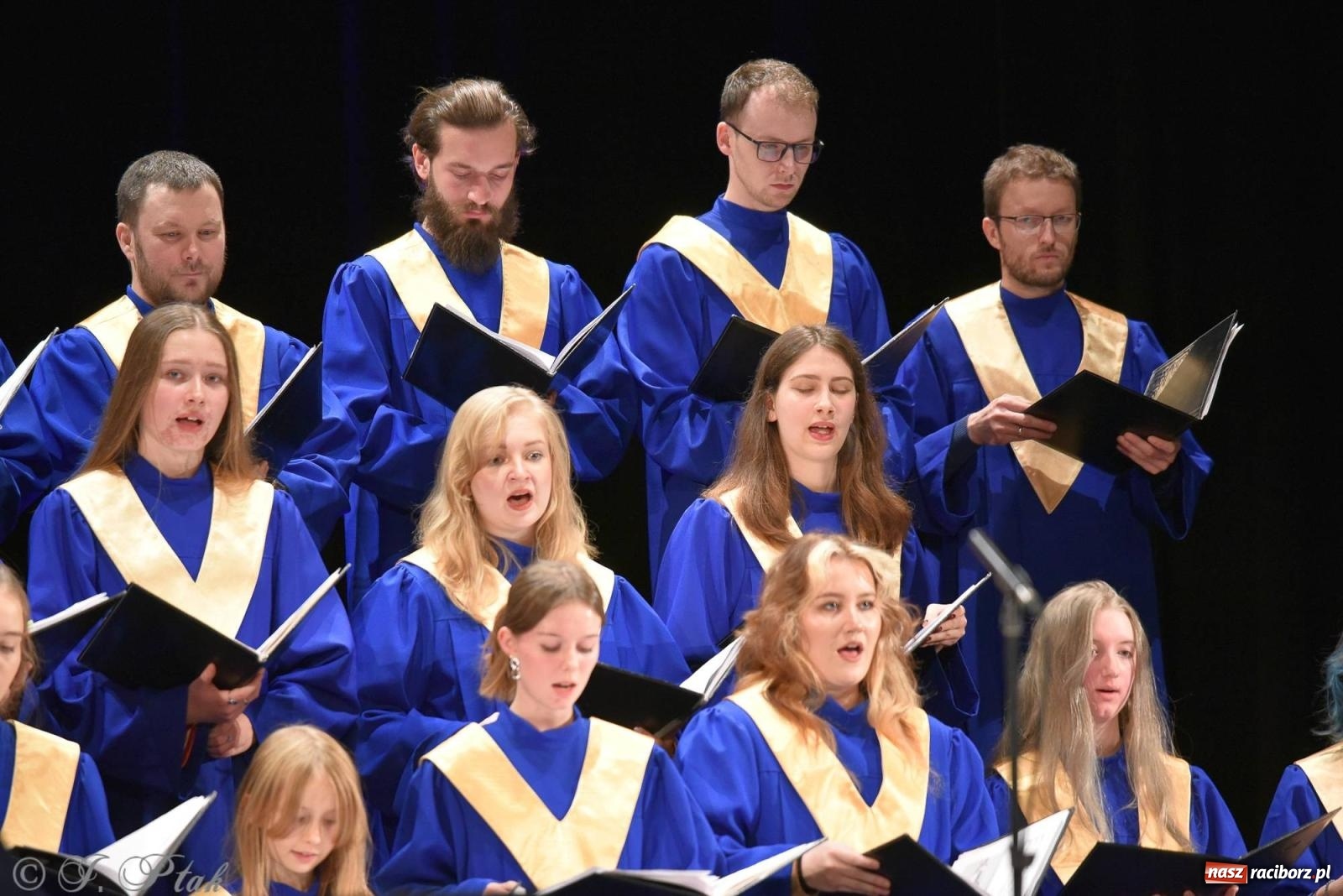 Zdjęcie w galerii na portalu naszraciborz.pl: Co nam w duszy gra. Koncert muzyki chóralnej w Strzesze wiadomości z regionu