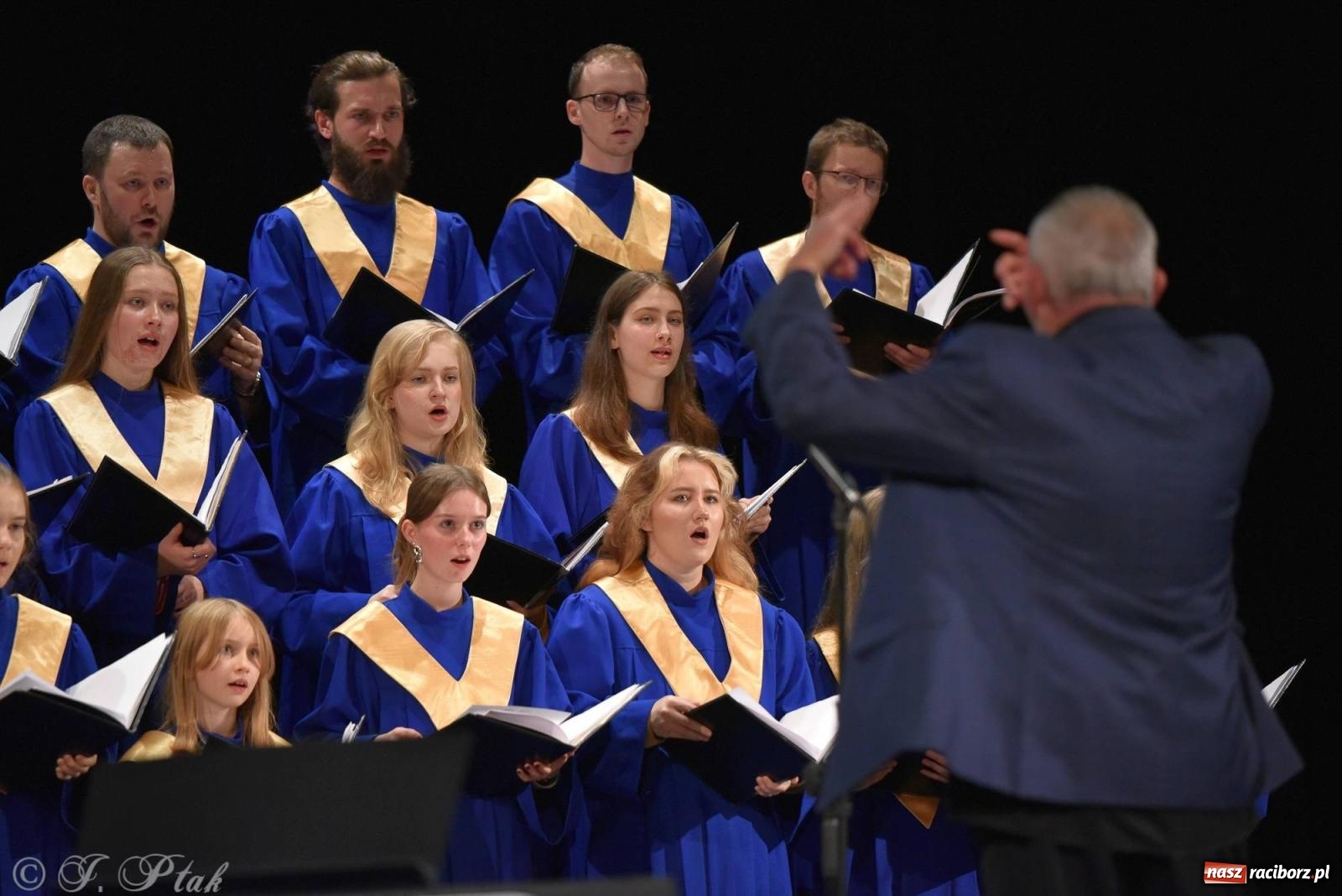 Zdjęcie w galerii na portalu naszraciborz.pl: Co nam w duszy gra. Koncert muzyki chóralnej w Strzesze wiadomości z regionu