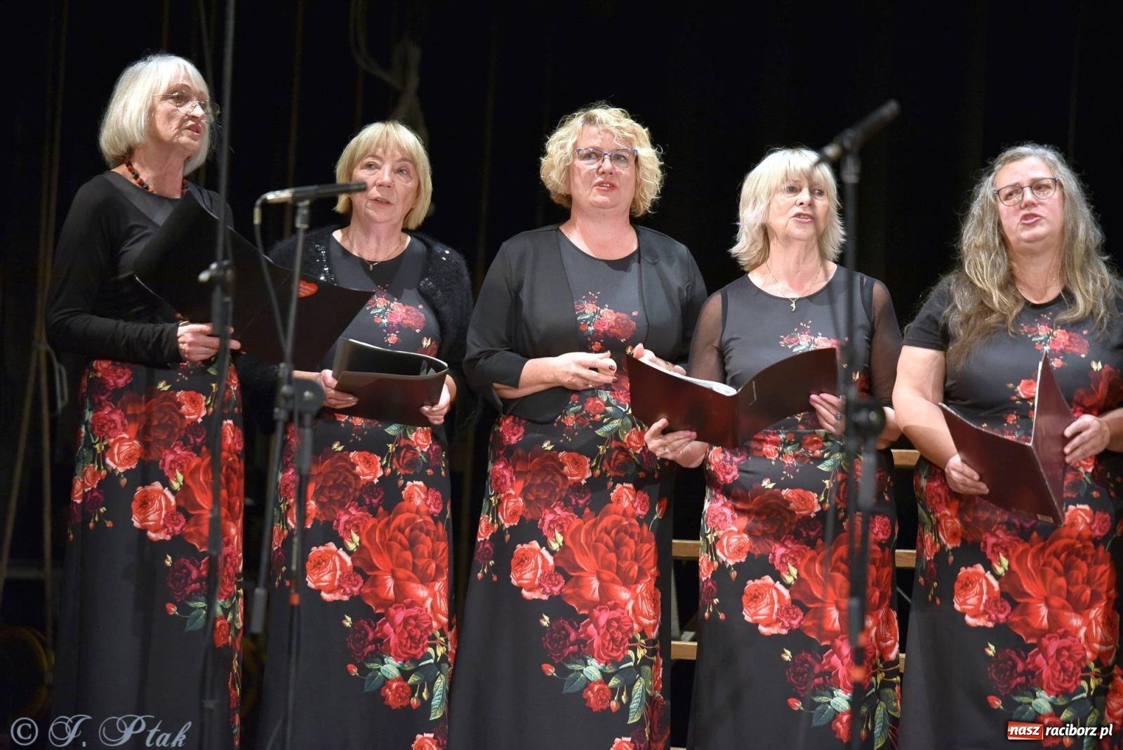 Zdjęcie w galerii na portalu naszraciborz.pl: Co nam w duszy gra. Koncert muzyki chóralnej w Strzesze wiadomości z regionu