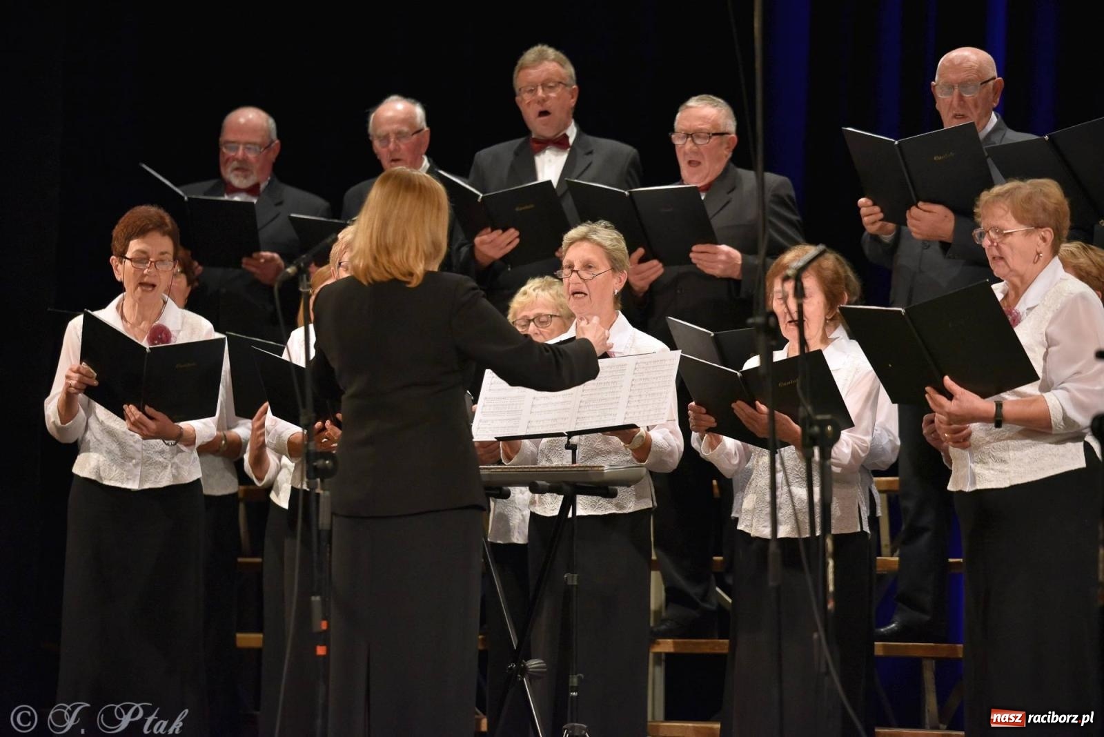 Zdjęcie w galerii na portalu naszraciborz.pl: Co nam w duszy gra. Koncert muzyki chóralnej w Strzesze wiadomości z regionu