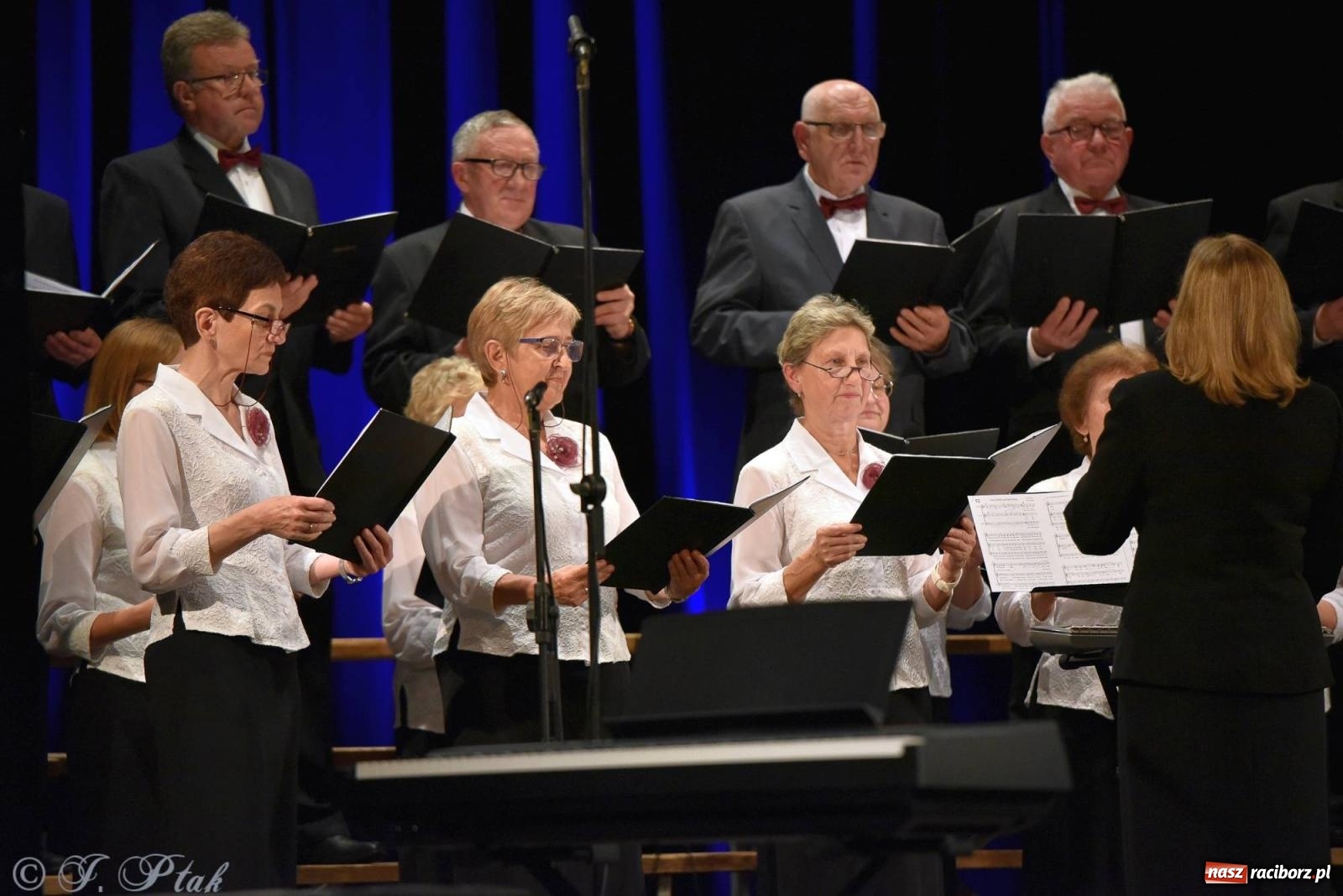 Zdjęcie w galerii na portalu naszraciborz.pl: Co nam w duszy gra. Koncert muzyki chóralnej w Strzesze wiadomości z regionu