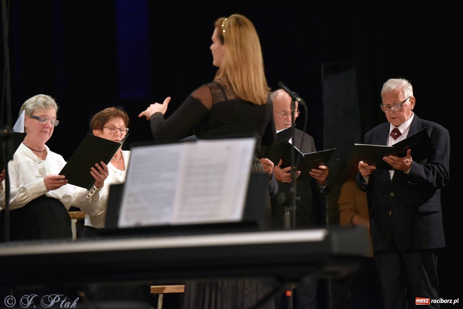 Zdjęcie w galerii na portalu naszraciborz.pl: Co nam w duszy gra. Koncert muzyki chóralnej w Strzesze wiadomości z regionu