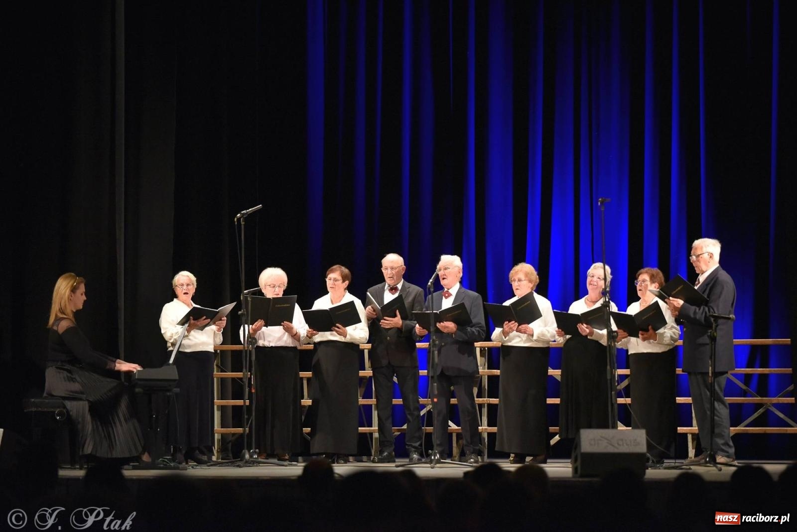Zdjęcie w galerii na portalu naszraciborz.pl: Co nam w duszy gra. Koncert muzyki chóralnej w Strzesze wiadomości z regionu