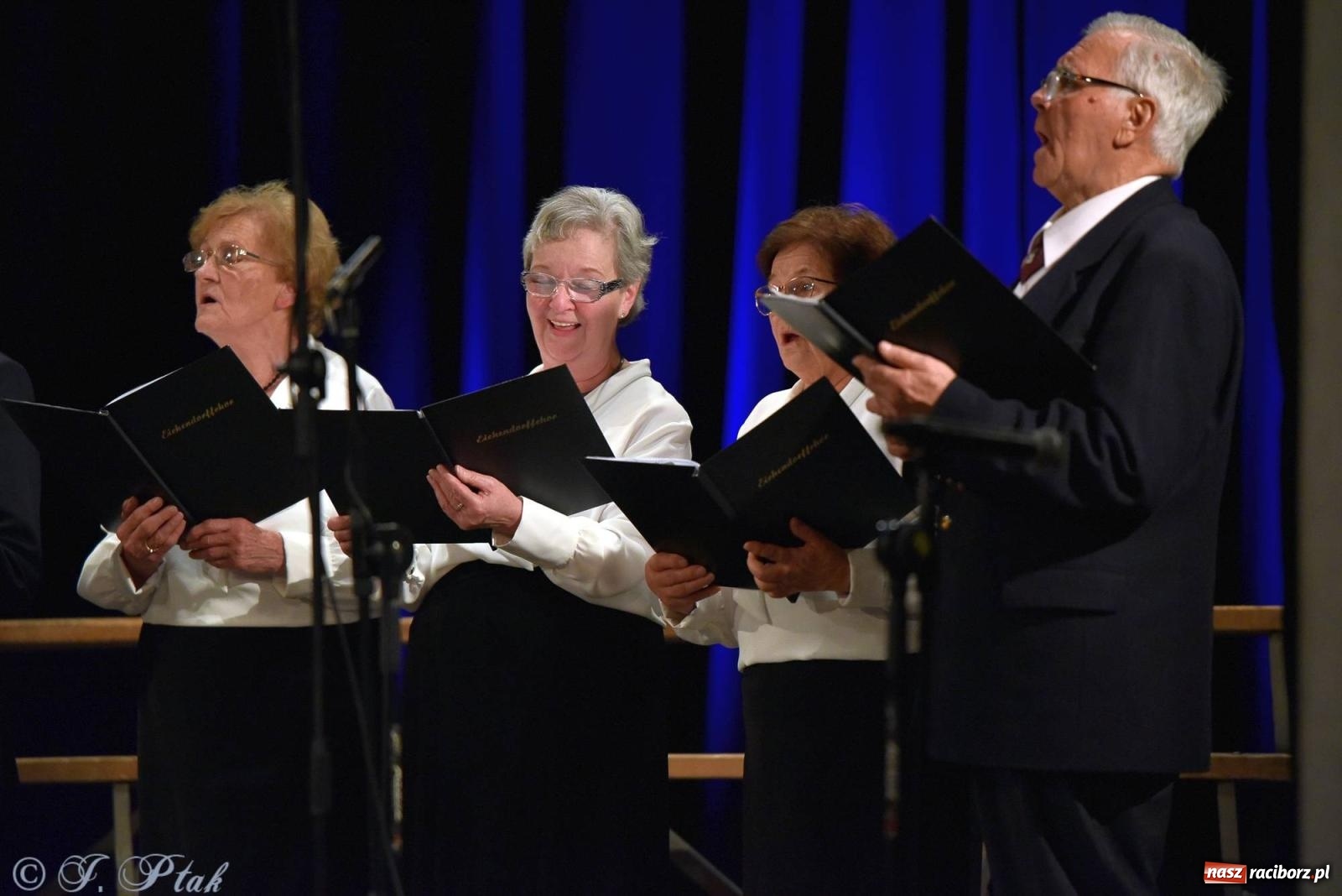 Zdjęcie w galerii na portalu naszraciborz.pl: Co nam w duszy gra. Koncert muzyki chóralnej w Strzesze wiadomości z regionu