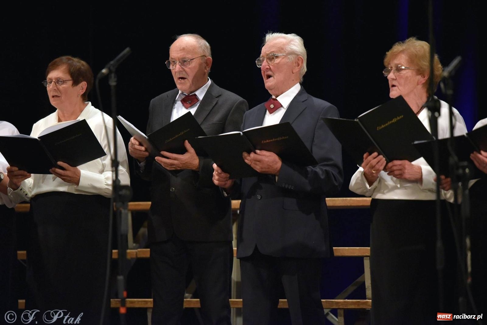 Zdjęcie w galerii na portalu naszraciborz.pl: Co nam w duszy gra. Koncert muzyki chóralnej w Strzesze wiadomości z regionu