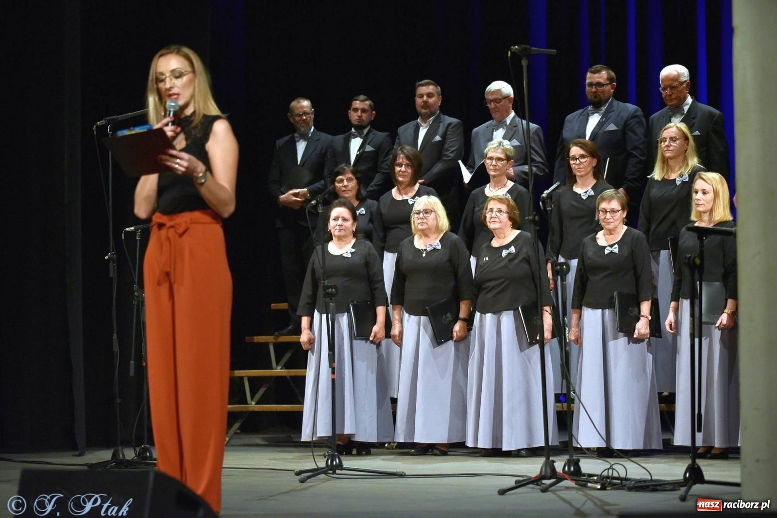 Zdjęcie w galerii na portalu naszraciborz.pl: Co nam w duszy gra. Koncert muzyki chóralnej w Strzesze wiadomości z regionu