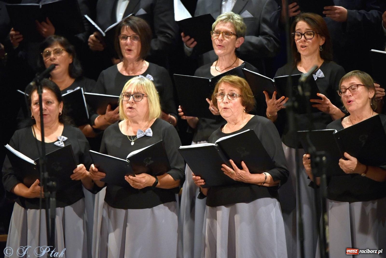 Zdjęcie w galerii na portalu naszraciborz.pl: Co nam w duszy gra. Koncert muzyki chóralnej w Strzesze wiadomości z regionu