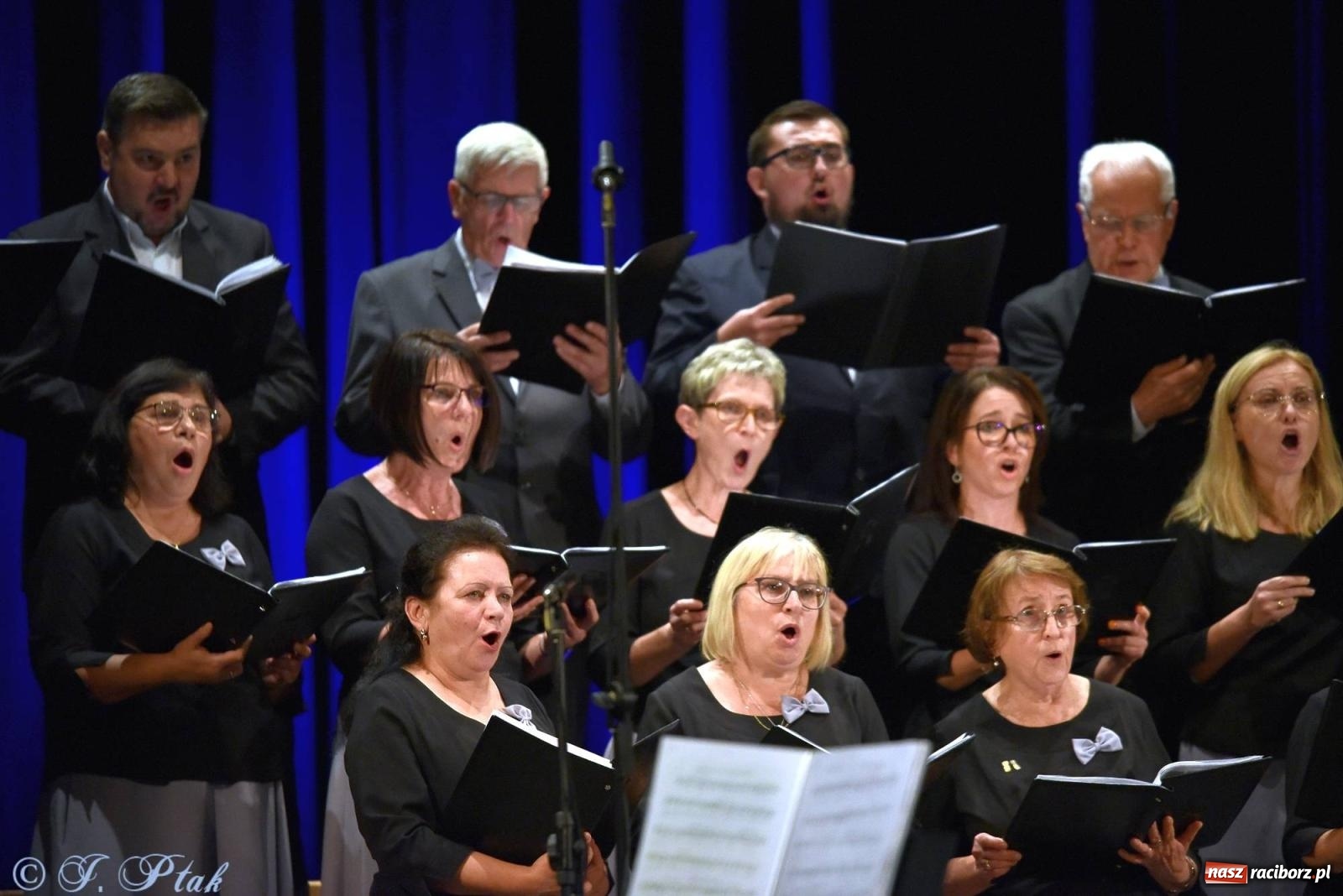 Zdjęcie w galerii na portalu naszraciborz.pl: Co nam w duszy gra. Koncert muzyki chóralnej w Strzesze wiadomości z regionu