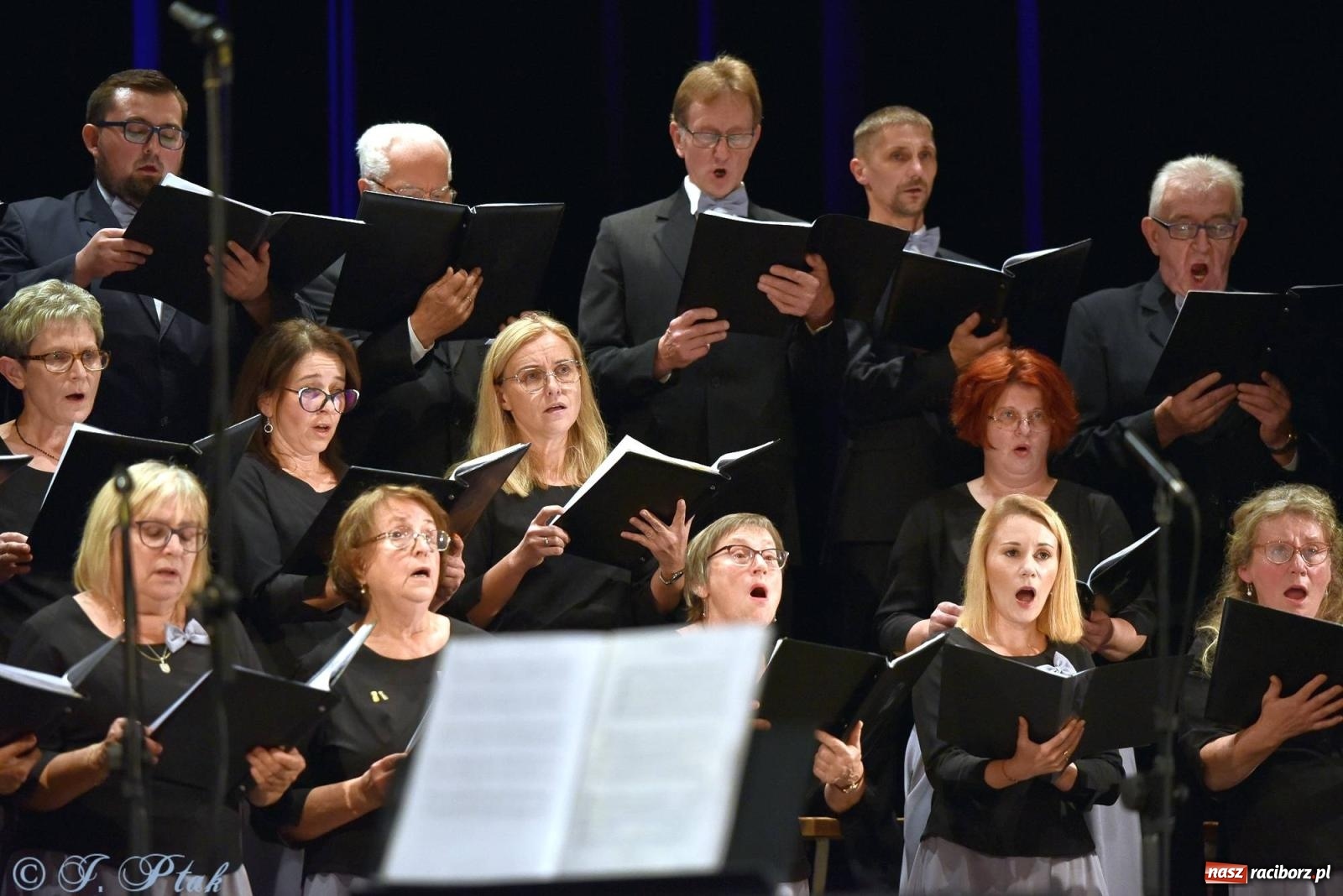 Zdjęcie w galerii na portalu naszraciborz.pl: Co nam w duszy gra. Koncert muzyki chóralnej w Strzesze wiadomości z regionu