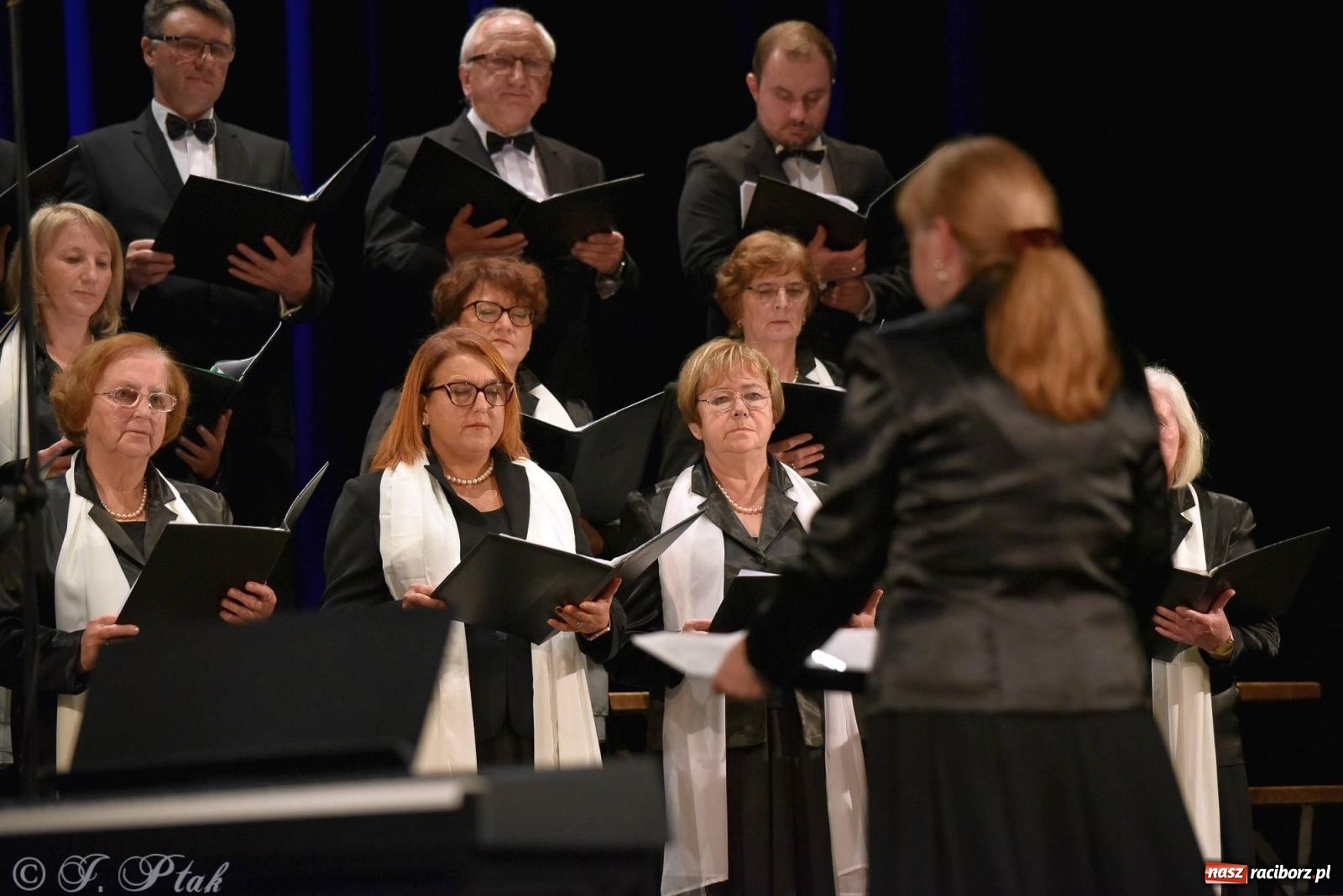 Zdjęcie w galerii na portalu naszraciborz.pl: Co nam w duszy gra. Koncert muzyki chóralnej w Strzesze wiadomości z regionu