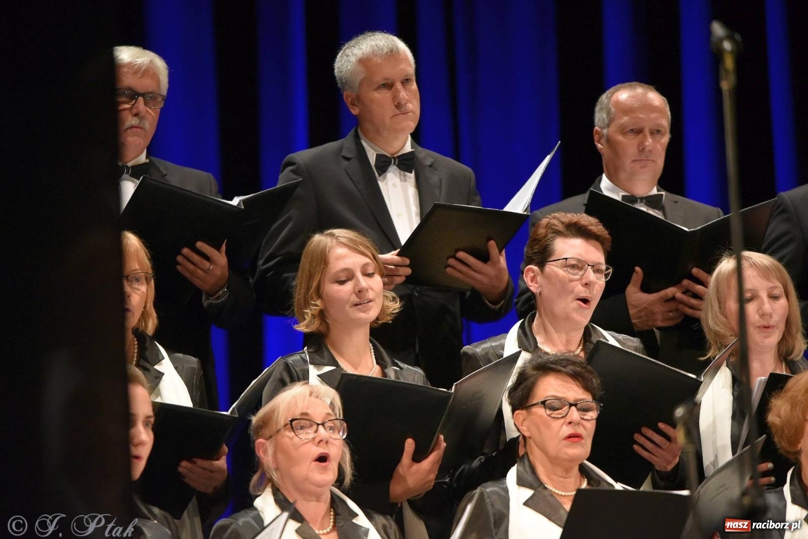 Zdjęcie w galerii na portalu naszraciborz.pl: Co nam w duszy gra. Koncert muzyki chóralnej w Strzesze wiadomości z regionu