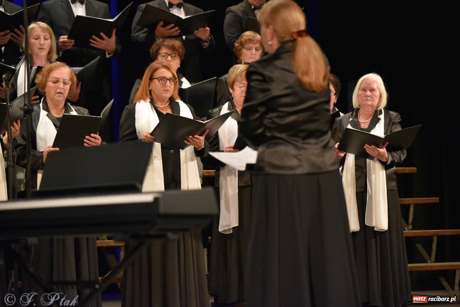 Zdjęcie w galerii na portalu naszraciborz.pl: Co nam w duszy gra. Koncert muzyki chóralnej w Strzesze wiadomości z regionu