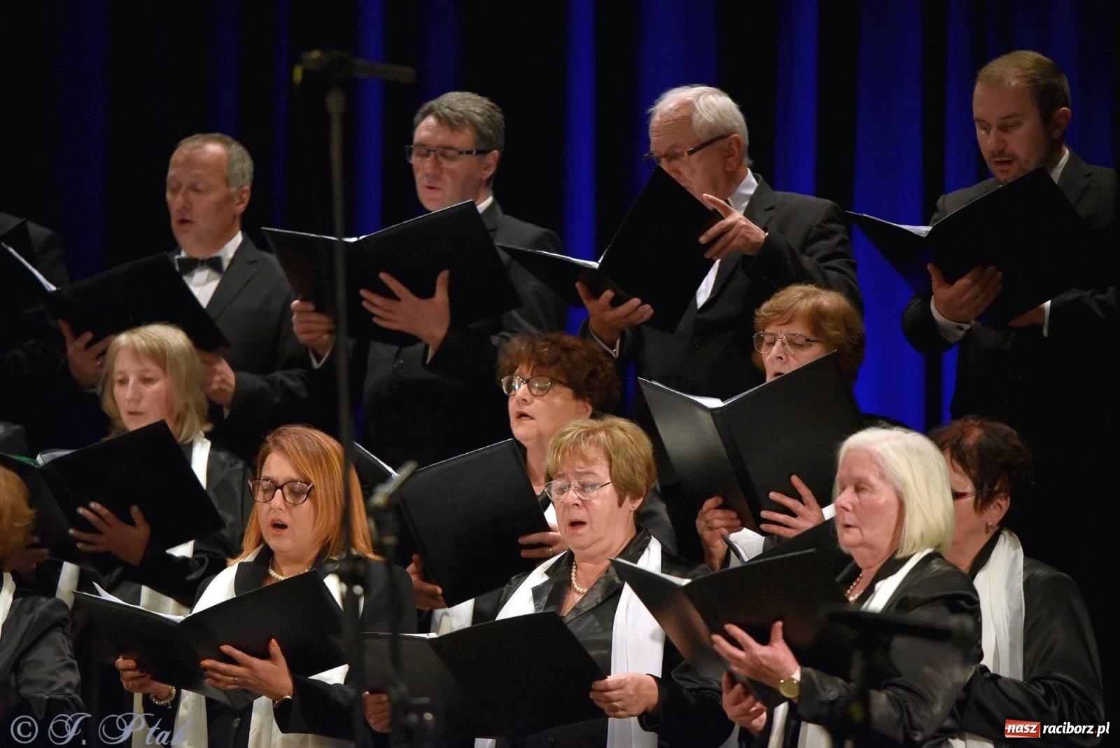 Zdjęcie w galerii na portalu naszraciborz.pl: Co nam w duszy gra. Koncert muzyki chóralnej w Strzesze wiadomości z regionu