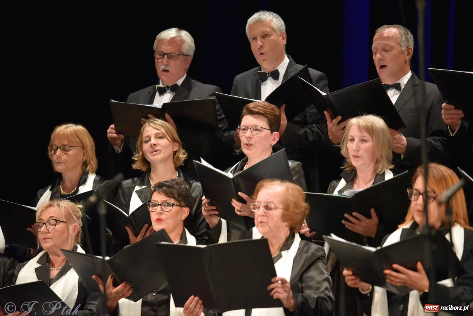 Zdjęcie w galerii na portalu naszraciborz.pl: Co nam w duszy gra. Koncert muzyki chóralnej w Strzesze wiadomości z regionu