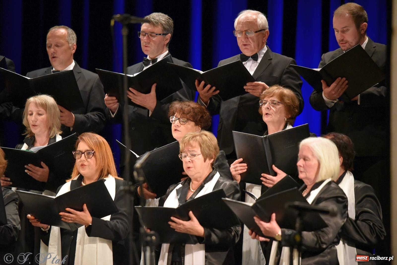 Zdjęcie w galerii na portalu naszraciborz.pl: Co nam w duszy gra. Koncert muzyki chóralnej w Strzesze wiadomości z regionu