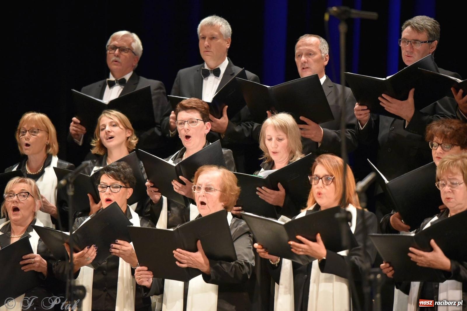 Zdjęcie w galerii na portalu naszraciborz.pl: Co nam w duszy gra. Koncert muzyki chóralnej w Strzesze wiadomości z regionu