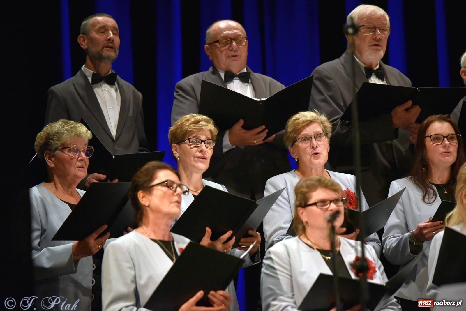 Zdjęcie w galerii na portalu naszraciborz.pl: Co nam w duszy gra. Koncert muzyki chóralnej w Strzesze wiadomości z regionu