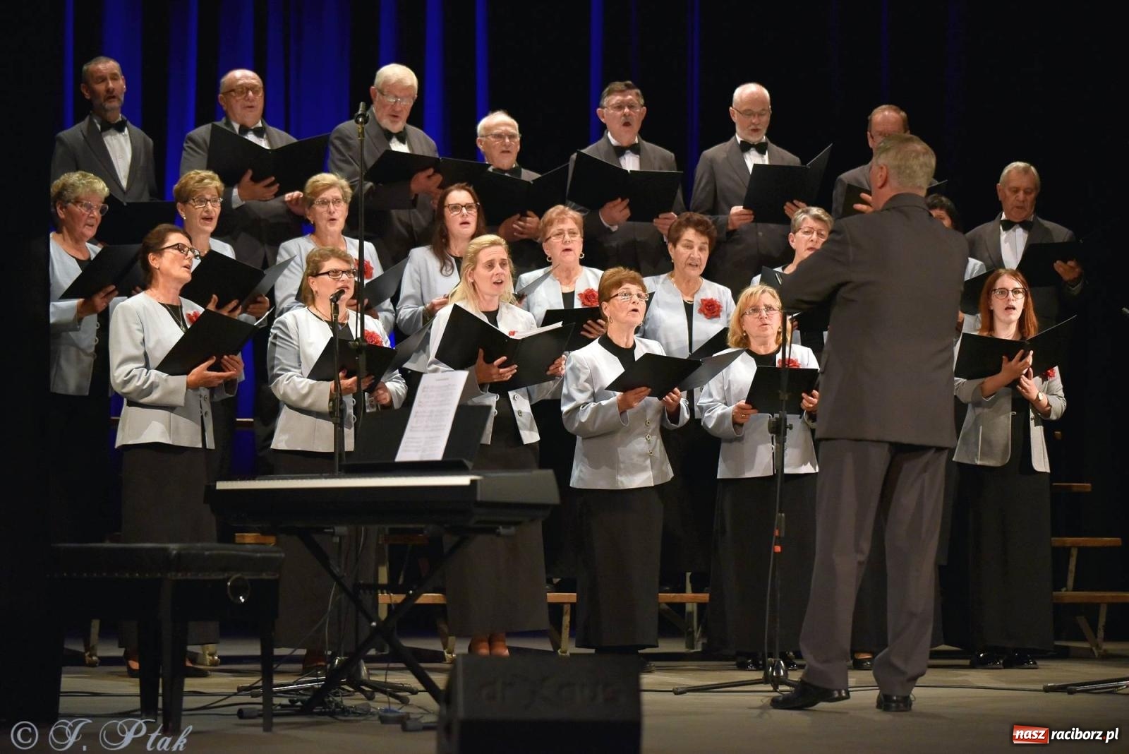 Zdjęcie w galerii na portalu naszraciborz.pl: Co nam w duszy gra. Koncert muzyki chóralnej w Strzesze wiadomości z regionu