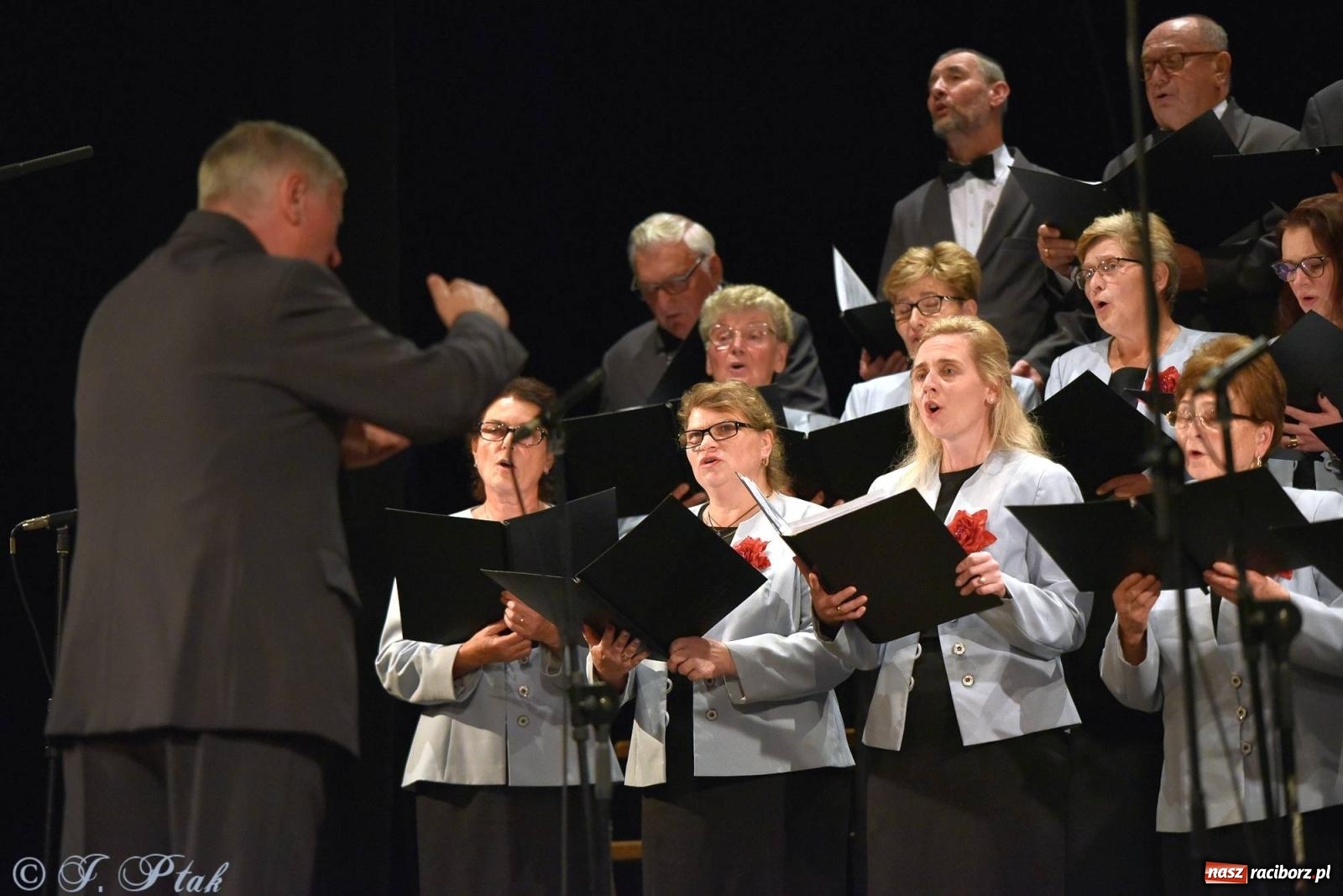 Zdjęcie w galerii na portalu naszraciborz.pl: Co nam w duszy gra. Koncert muzyki chóralnej w Strzesze wiadomości z regionu