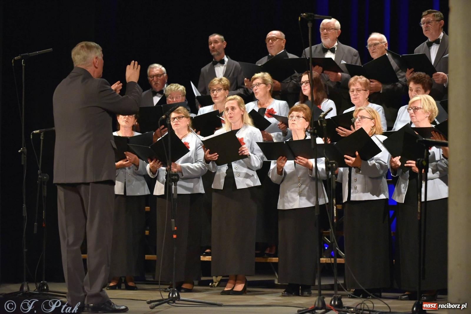 Zdjęcie w galerii na portalu naszraciborz.pl: Co nam w duszy gra. Koncert muzyki chóralnej w Strzesze wiadomości z regionu
