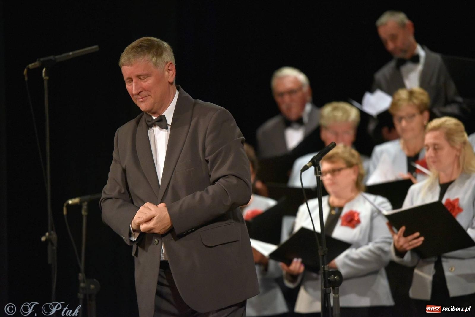 Zdjęcie w galerii na portalu naszraciborz.pl: Co nam w duszy gra. Koncert muzyki chóralnej w Strzesze wiadomości z regionu