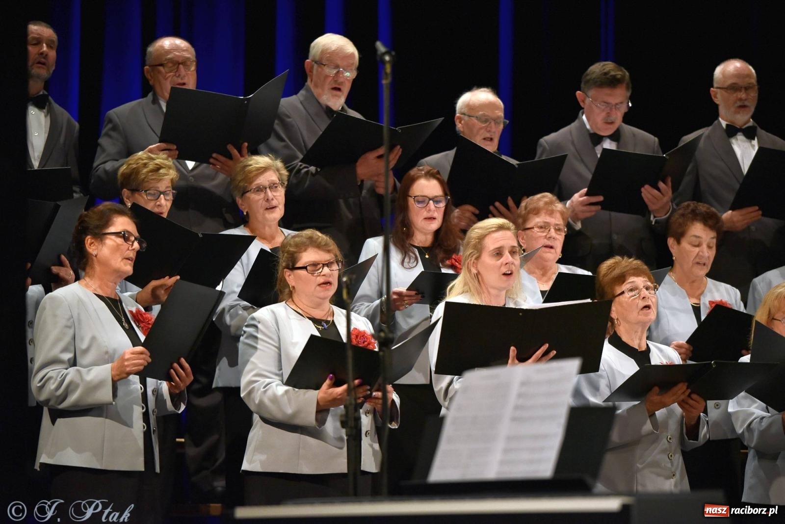 Zdjęcie w galerii na portalu naszraciborz.pl: Co nam w duszy gra. Koncert muzyki chóralnej w Strzesze wiadomości z regionu