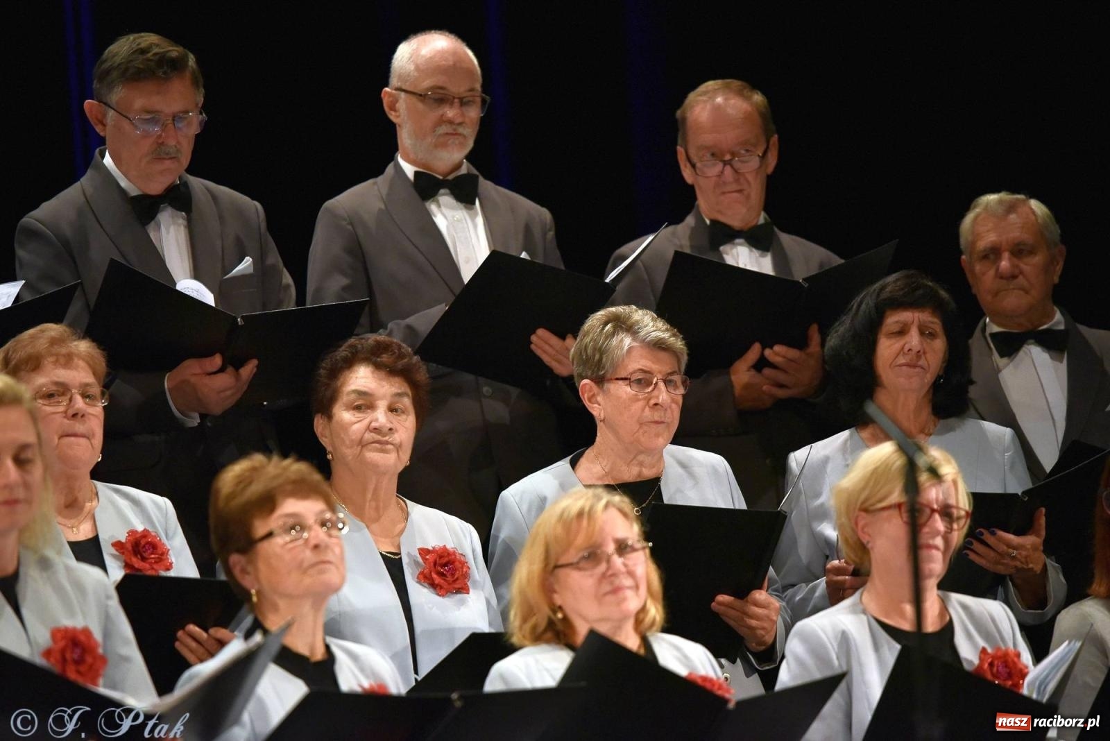 Zdjęcie w galerii na portalu naszraciborz.pl: Co nam w duszy gra. Koncert muzyki chóralnej w Strzesze wiadomości z regionu