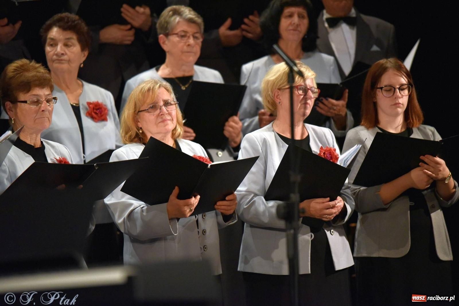 Zdjęcie w galerii na portalu naszraciborz.pl: Co nam w duszy gra. Koncert muzyki chóralnej w Strzesze wiadomości z regionu