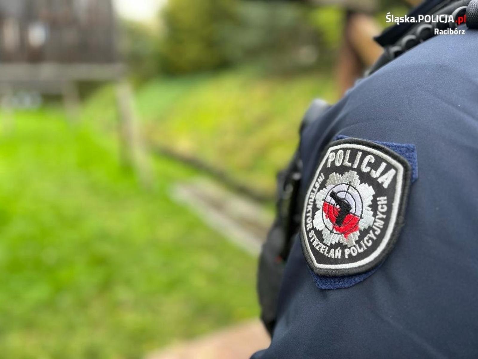 Zdjęcie w galerii na portalu naszraciborz.pl: Tak raciborscy policjanci ćwiczą umiejętności strzeleckie [FOTO] wiadomości z regionu