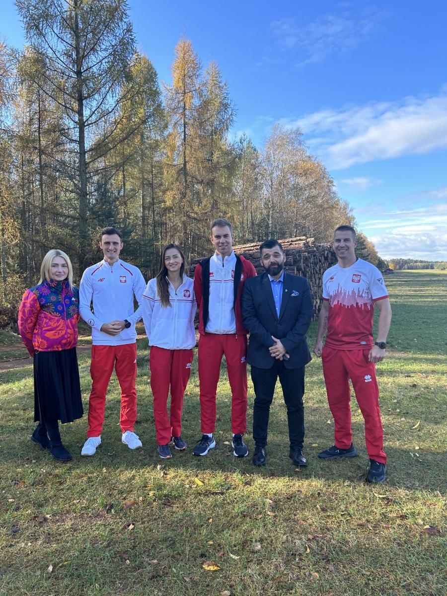 Zdjęcie w galerii na portalu naszraciborz.pl: Jedna armia, wiele możliwości. Młodzi mundurowi i gwiazdy sportu w Kuźni Raciborskiej wiadomości z regionu