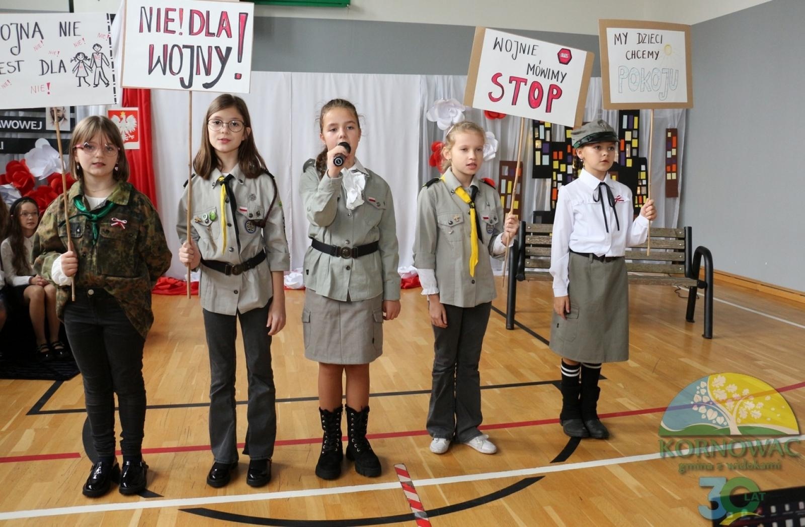 Zdjęcie w galerii na portalu naszraciborz.pl: ZSP w Kobyli ma patrona. To Janusz Korczak wiadomości z regionu