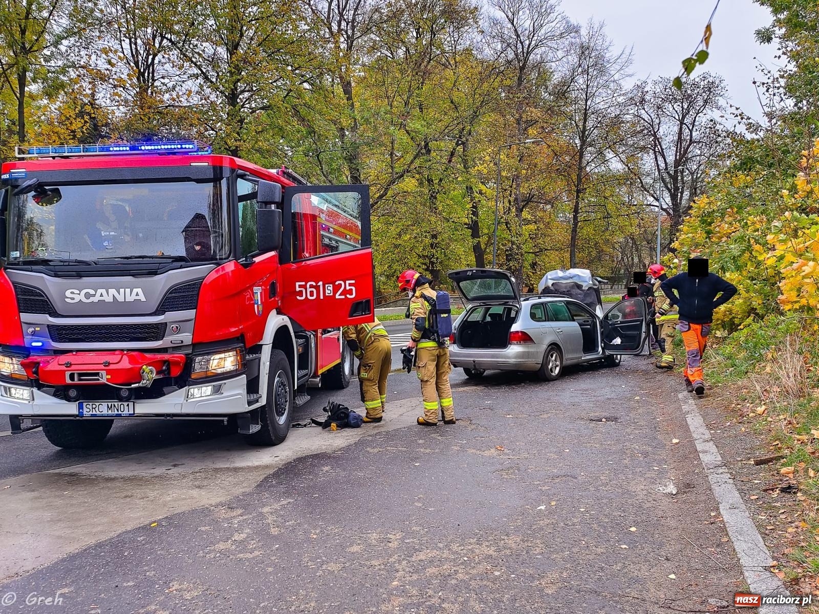 Zdjęcie w galerii na portalu naszraciborz.pl: Pożar volkswagena przy Kolejowej [FOTO] wiadomości z regionu