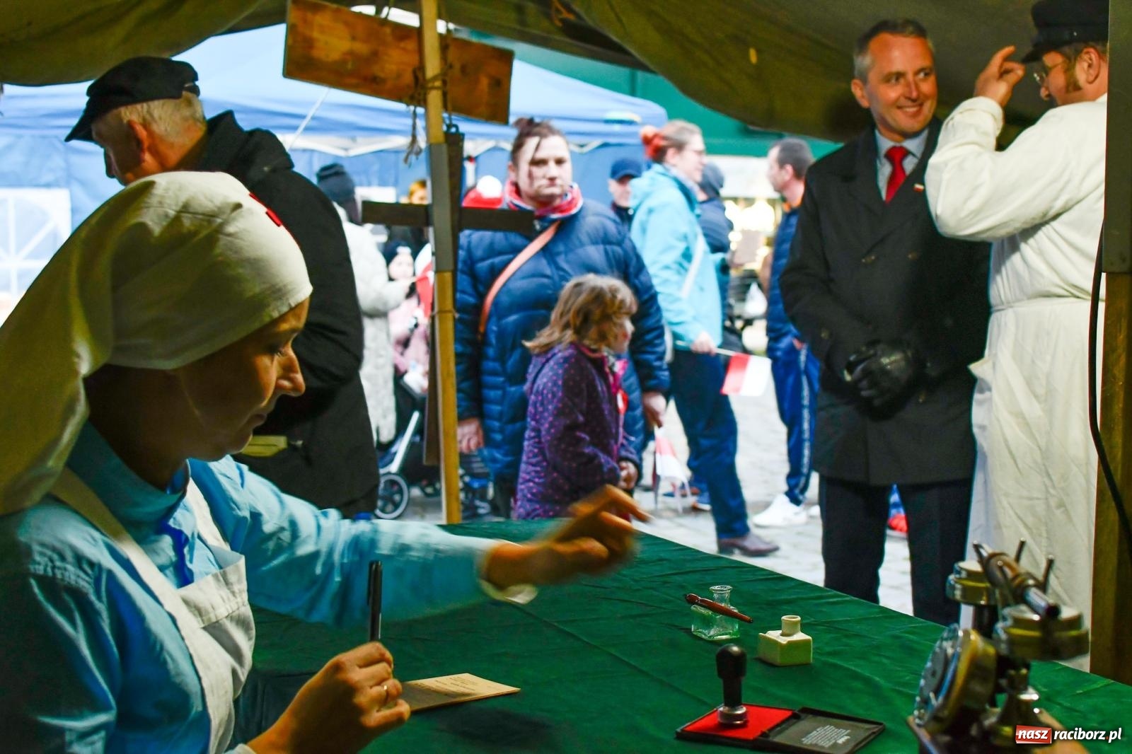 Zdjęcie w galerii na portalu naszraciborz.pl: Piknik NIEPODLEGŁA na raciborskim Rynku wiadomości z regionu