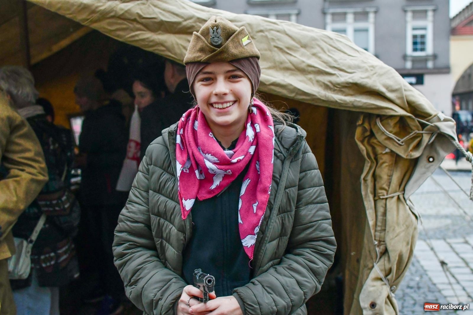 Zdjęcie w galerii na portalu naszraciborz.pl: Piknik NIEPODLEGŁA na raciborskim Rynku wiadomości z regionu