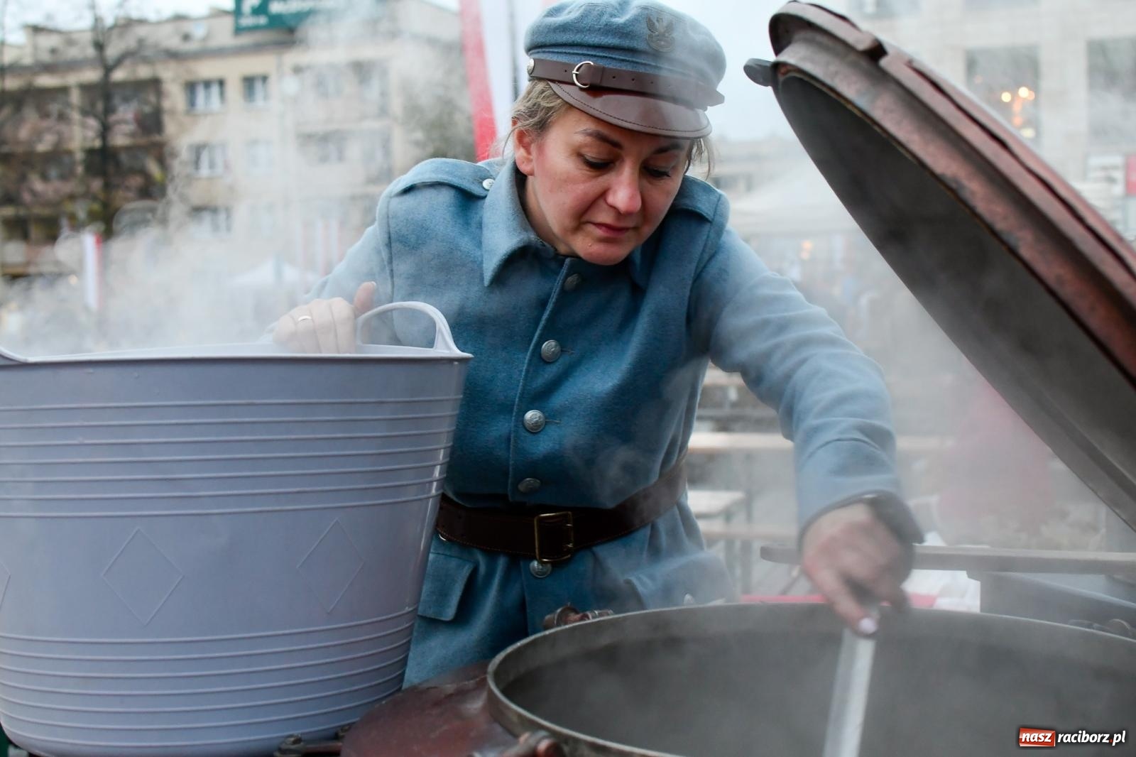 Zdjęcie w galerii na portalu naszraciborz.pl: Piknik NIEPODLEGŁA na raciborskim Rynku wiadomości z regionu
