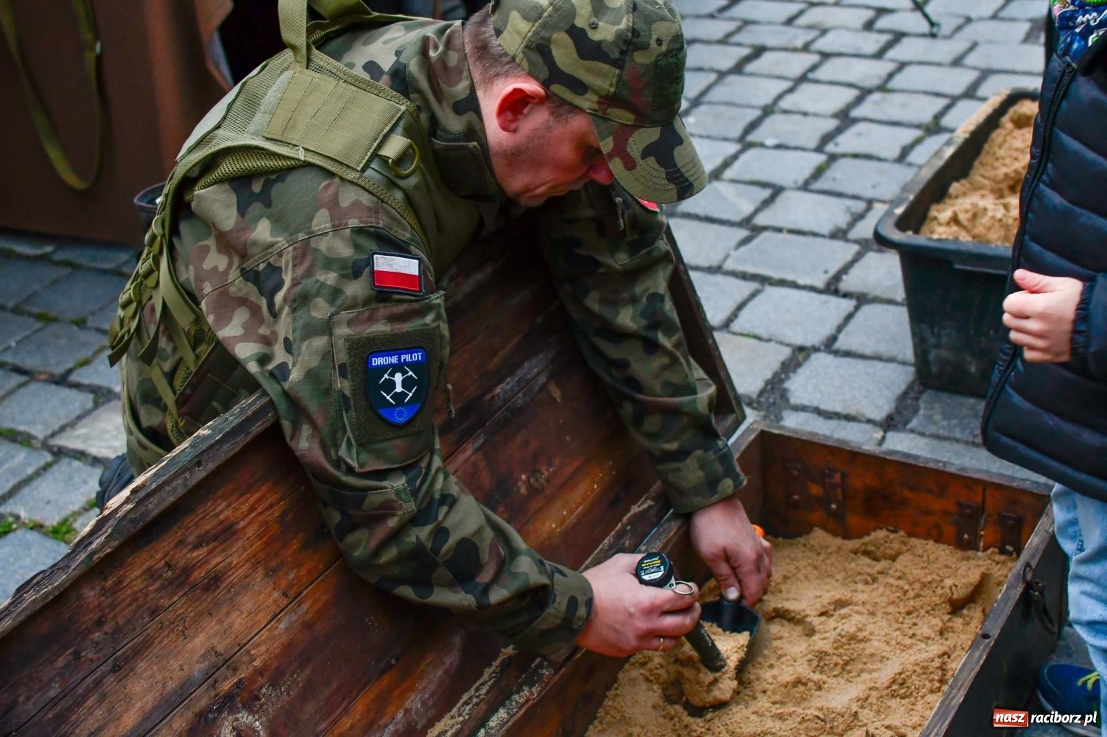 Zdjęcie w galerii na portalu naszraciborz.pl: Piknik NIEPODLEGŁA na raciborskim Rynku wiadomości z regionu