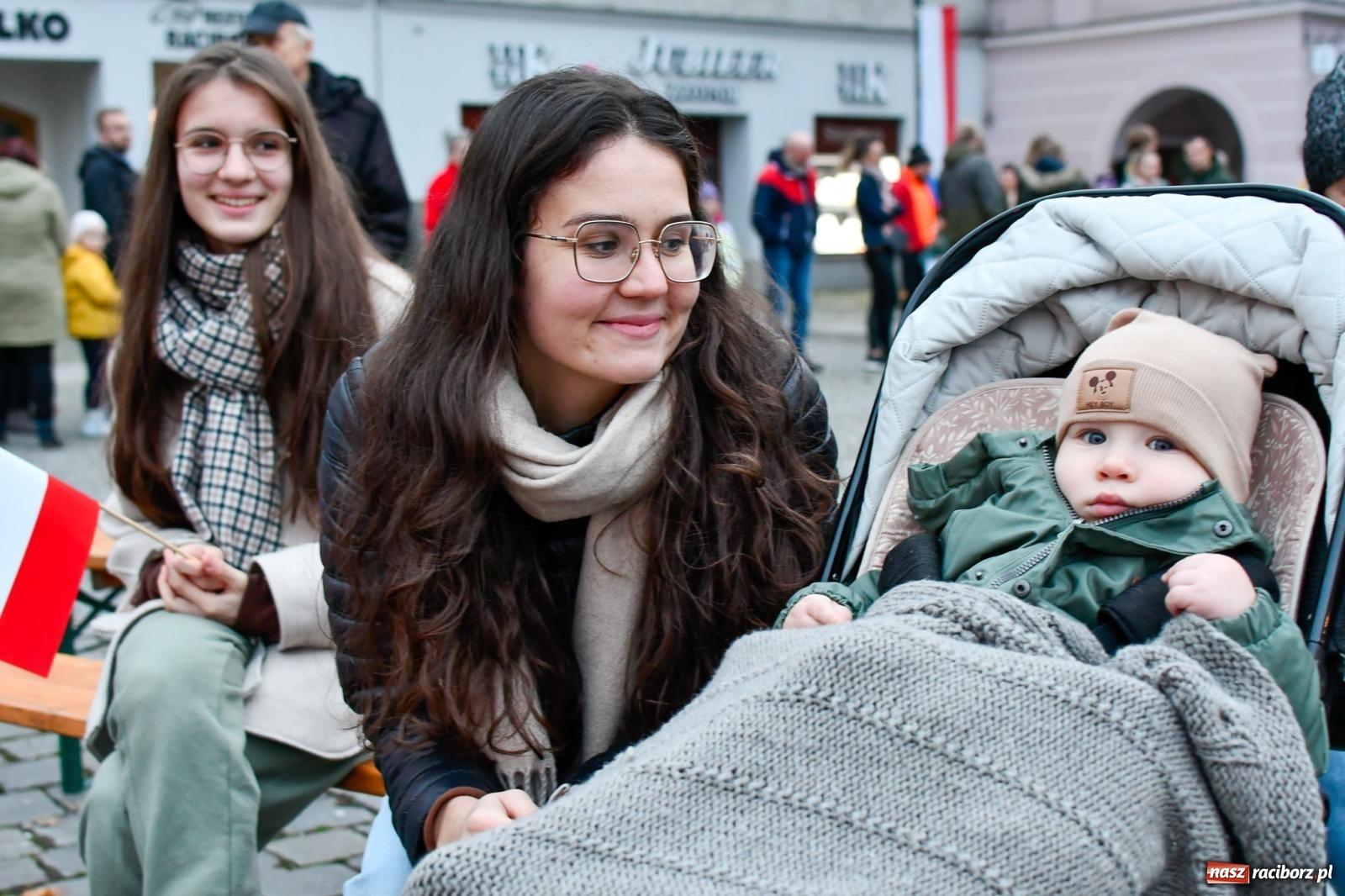 Zdjęcie w galerii na portalu naszraciborz.pl: Piknik NIEPODLEGŁA na raciborskim Rynku wiadomości z regionu