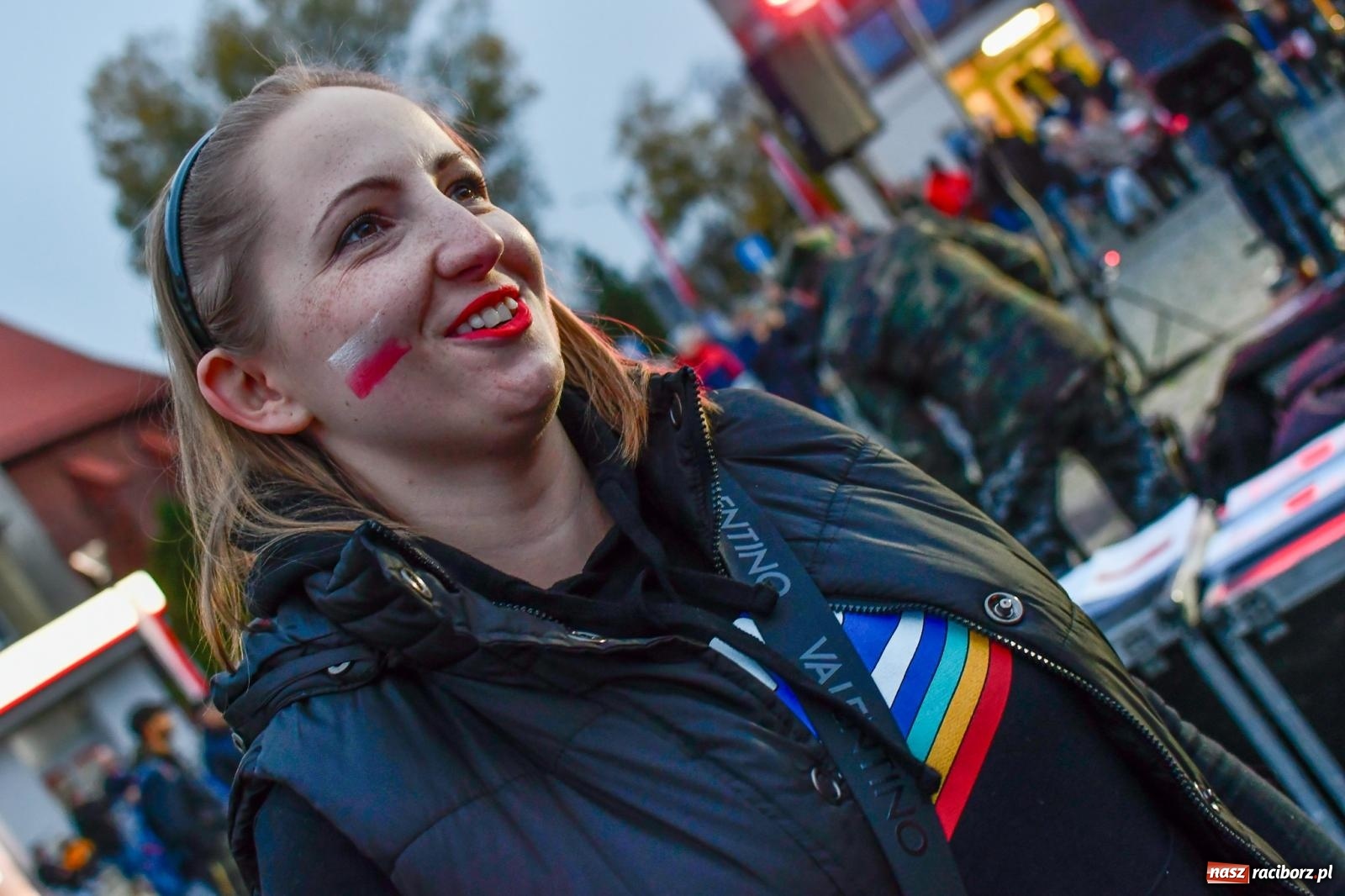 Zdjęcie w galerii na portalu naszraciborz.pl: Piknik NIEPODLEGŁA na raciborskim Rynku wiadomości z regionu