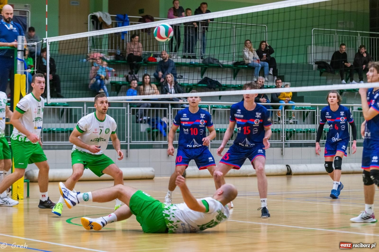 Zdjęcie w galerii na portalu naszraciborz.pl: Siatkówka. Gładka wygrana z outsiderem z Będzina [FOTO i WIDEO] wiadomości z regionu