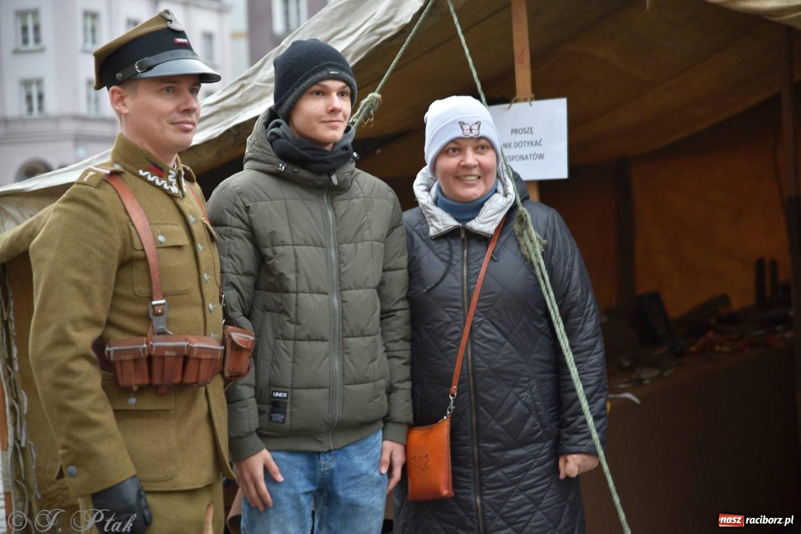 Zdjęcie w galerii na portalu naszraciborz.pl: Listopadowy raciborski wieczór z pieśnią patriotyczną [FOTO i WIDEO] wiadomości z regionu