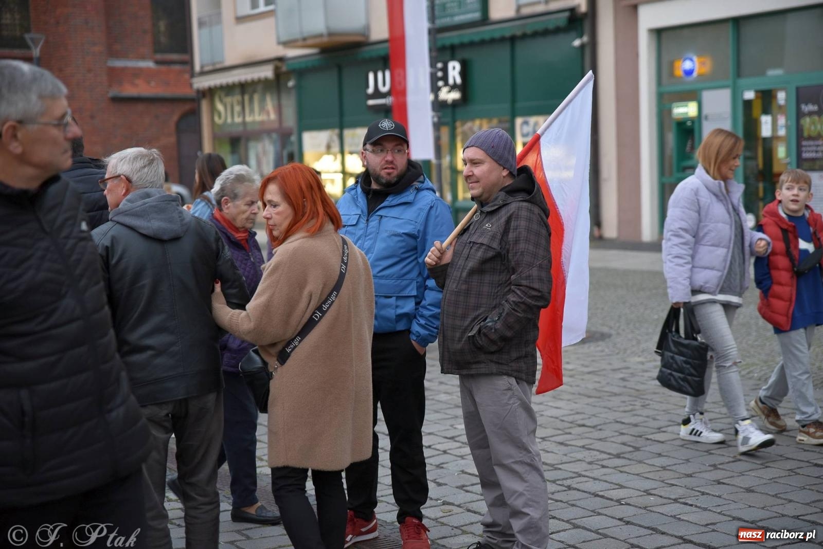 Zdjęcie w galerii na portalu naszraciborz.pl: Listopadowy raciborski wieczór z pieśnią patriotyczną [FOTO i WIDEO] wiadomości z regionu