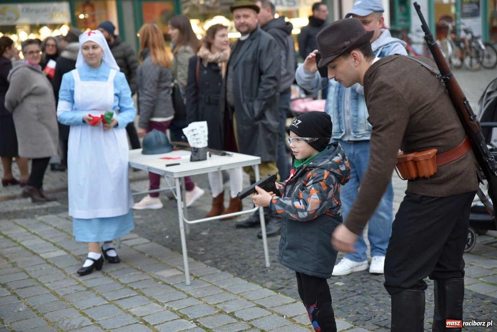 Zdjęcie w galerii na portalu naszraciborz.pl: Listopadowy raciborski wieczór z pieśnią patriotyczną [FOTO i WIDEO] wiadomości z regionu