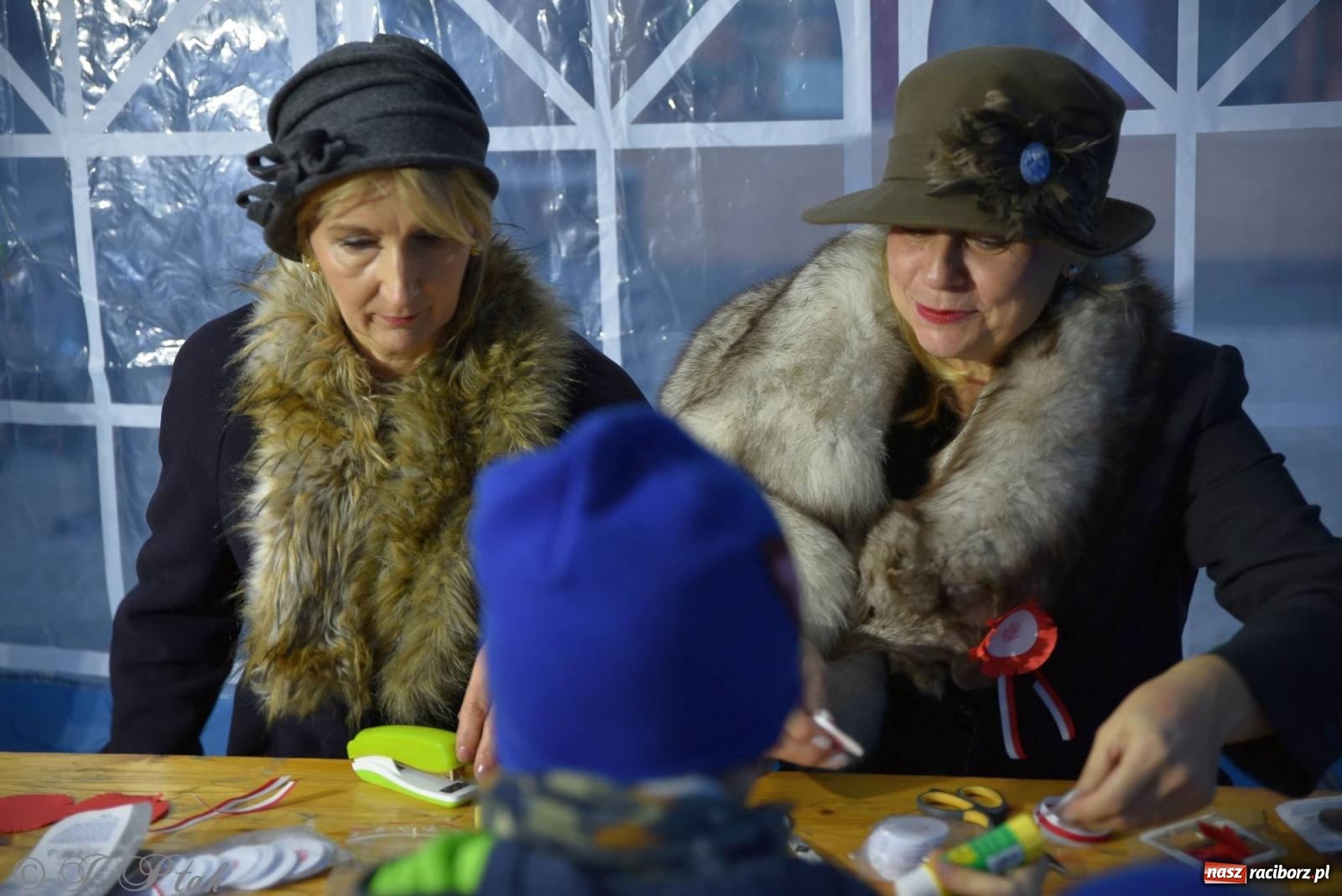 Zdjęcie w galerii na portalu naszraciborz.pl: Listopadowy raciborski wieczór z pieśnią patriotyczną [FOTO i WIDEO] wiadomości z regionu