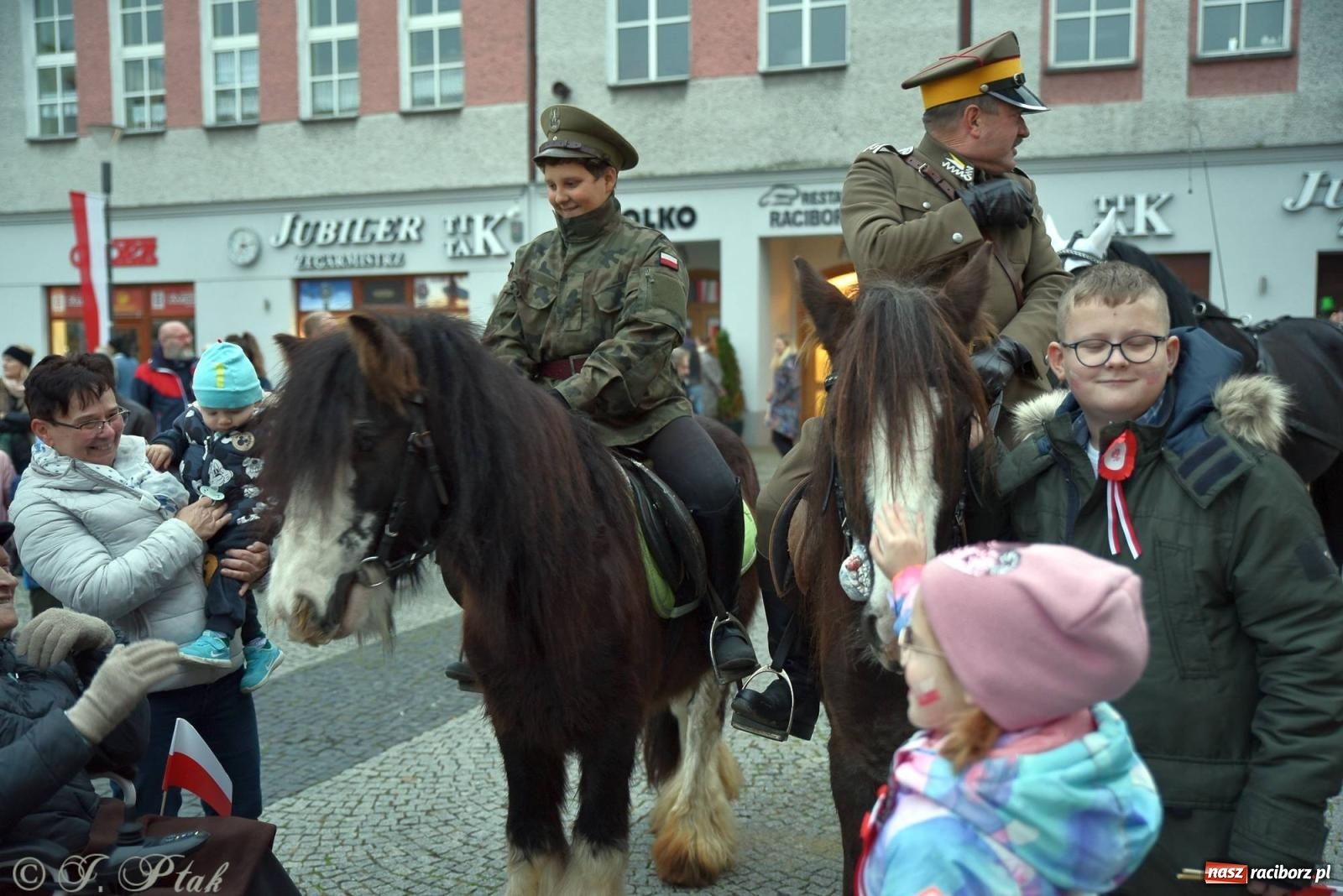 Zdjęcie w galerii na portalu naszraciborz.pl: Listopadowy raciborski wieczór z pieśnią patriotyczną [FOTO i WIDEO] wiadomości z regionu